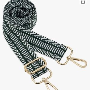 Wide shoulder strap for purse